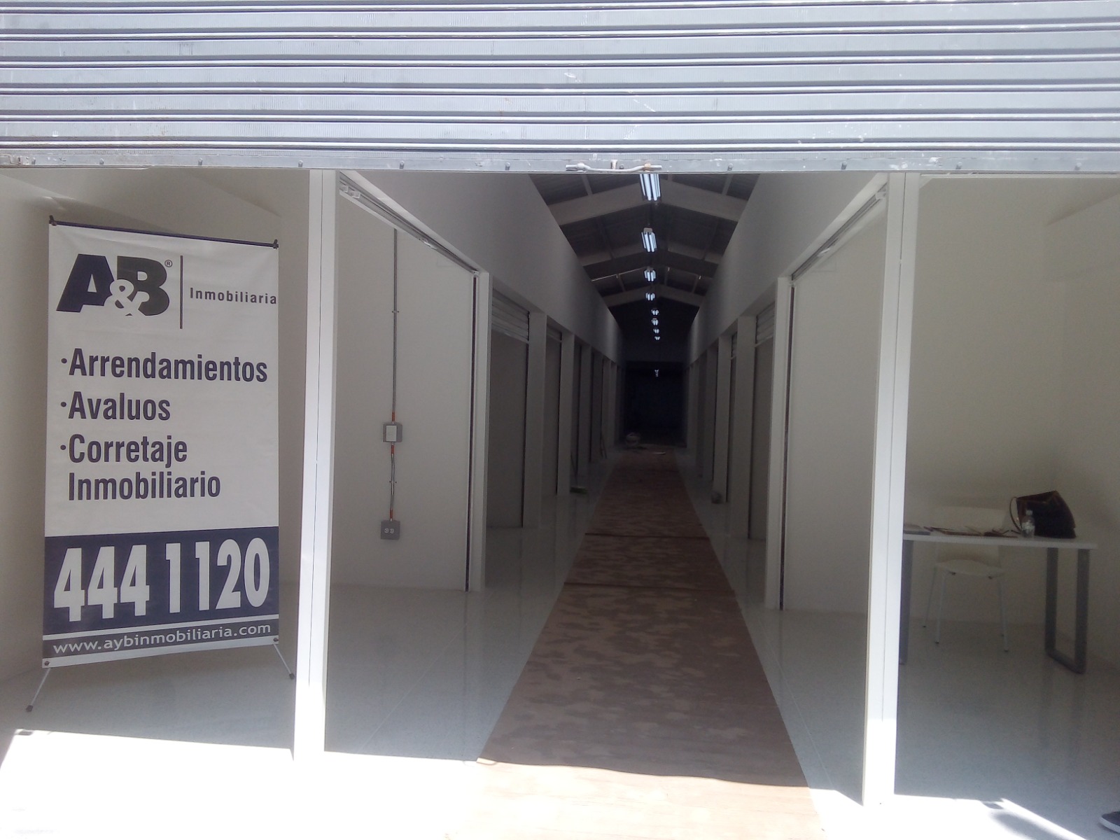 Locales comerciales — fotografía de obra